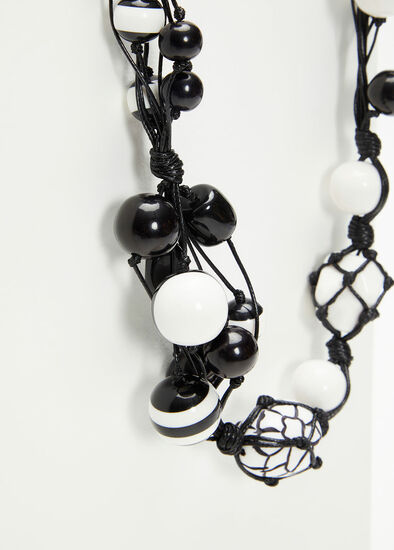 Monochromatic Necklace