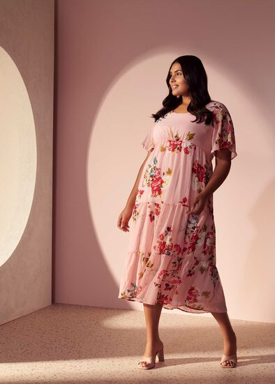 Plus Size Floral Pink Party Outfit