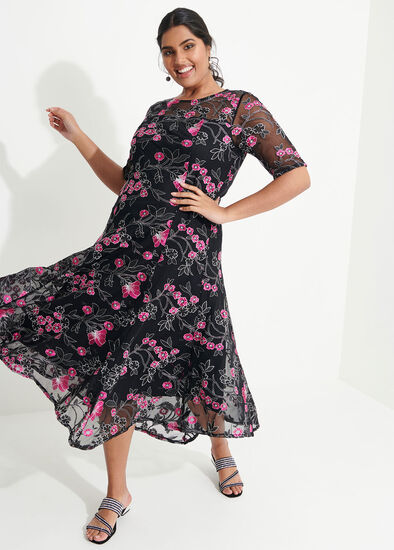 Plus Size Embroidery Flower Dress